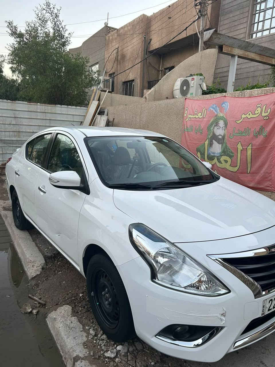 السلام عليكم للبيع سيارة سني موديل 24رقم اربيل ماشيه 42الف بدون صبغ فقط رصعات موضحه بالصور السعر 113تحويل مباشر رقم الهاتف ***********بغدادحي العامل
