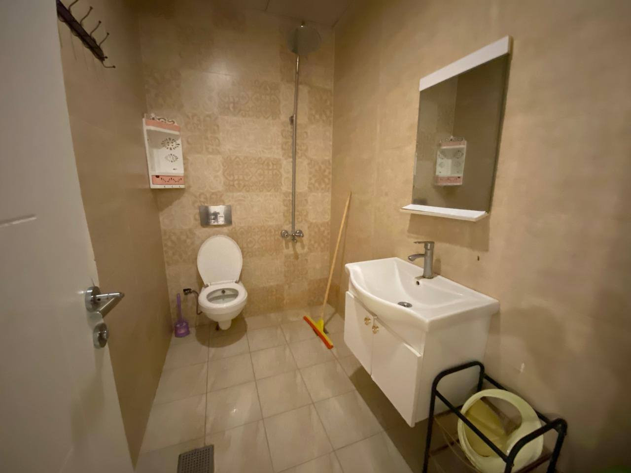 شقه للبيع للايجار المنطقه ذهبيه اربيل
مجمح لايف تاور 
غرفه صاله مؤسس 
سعر ٣٢٥$
الاستفسار على الواتساب 
***********
