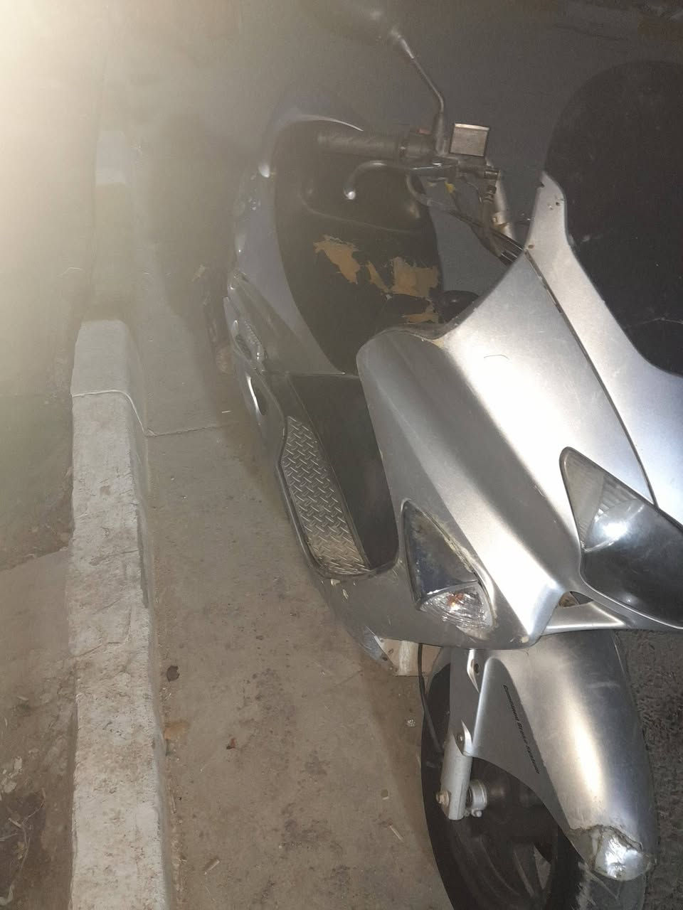 تخم تاير شلعه ومعدل
البيع او مراوس 
محرك حلو مكاني بغداد مدينه الصدر 
رقمي ***********غير متواجدفيس
