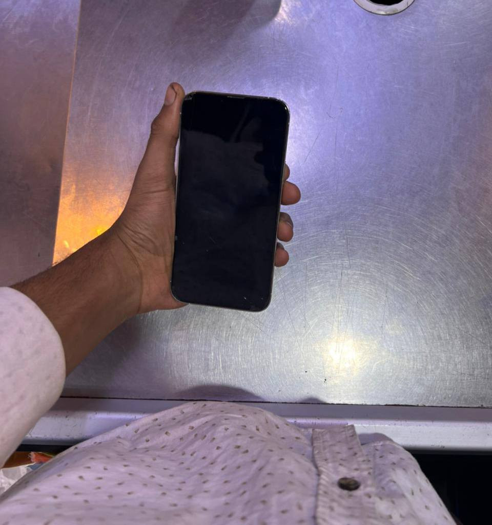 سلام عليكم 
ايفون 13 برو ماكس 📱
جهاز ممفتوح 💭
بس الضهر مكسور فقط🛑

بطايه 77🔋
الشاشه 3 خيارت مثل مموضح بصوره ✅
اذكره 256 
الجهاز نضيف بمعنه الكلمه بس الضهر 🔜
سعر 550 بي مجال قليل ✅
مكاني زيونه 🏠
رقم ***********📲
متواجد 2️⃣4️⃣
