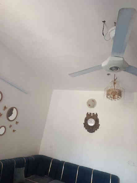 إعلان رقم/ 74
___________
جنس العقار/ زراعي سند 25 
نوع العقار/ دار سكن 
المساحة/ 120م واجهة 5م ونزال 24م شارع 8م 
الموقع/ بابل - حله ورديه داخل خلف مرقد السيد موسى ( ع) ويبعد عن شارع التبليط الفرعي 250م تقريبأ .
التفاصيل/ بناء حديث طابوق سقف كونكريت مسلح يتكون من غرفتين نوم قياس 5x4 وصالة وكلدور ومطبخ ومجمع صحيات.
ملاحظة:- غرفة المنام في الطابق الثاني بحاجة الى أرضية.
السعر/ 55 قابل للتفاوض 
للاستفسار مراجعة مكتبنا أو الاتصال بنا عبر الارقام التالية:-
***********
***********
