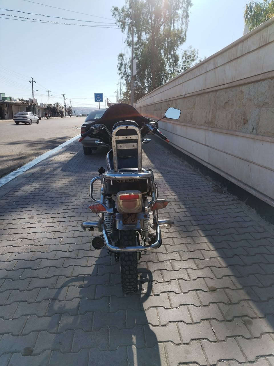 السلام عليكم
ماطور للبيع... 
نوع جني دبل بلك نضيف
محرك ما ممدوده عليه صبانه 
يعني بلادي مال الشركه
كهربائيات كامله كلهه شغاله
موديل /2017
مال جناي 
يعني شغل وامش 
السعر /700  وبيه مجال
للاستفسار اكثر المراسله او الاتصال على 
الرقم /***********
