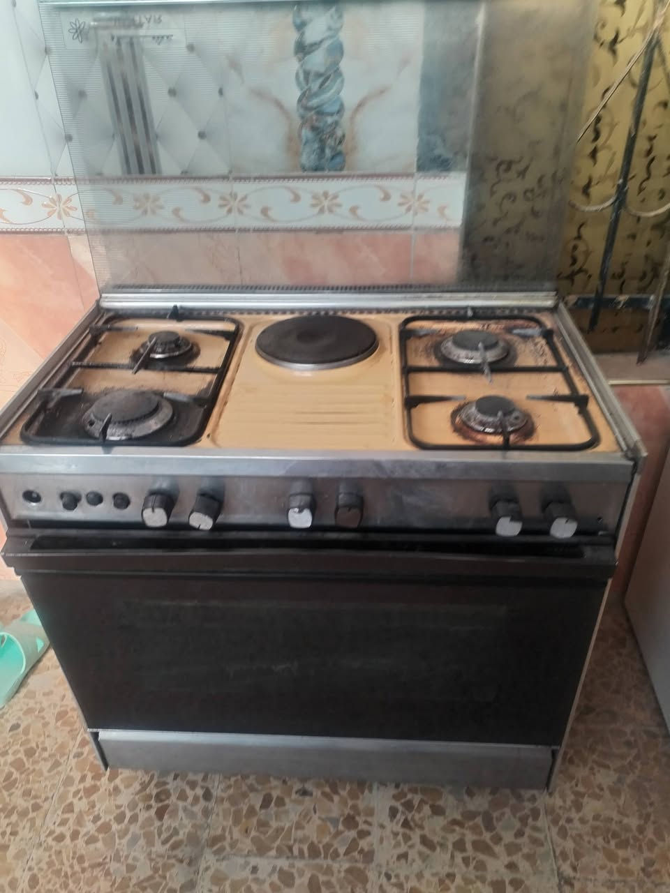 السلام عليكم

ثلاجة + طباخ للبيع  سعر الاثنين 160 الف وبيهم مجال

شرط الشغل الله شاهد كلشي مابيهم

العنوان الحيانية نهاية شارع الطاك.

الهاتف :***********
