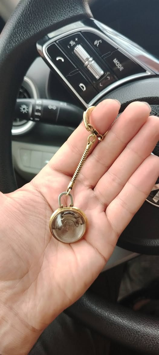 ساعه سويريه ام 17 حجرة
غير شغاله لعشاق الساعات القديمة تعود لفترة الخمسينات


**إذا كنت صاحب هذا الإعلان وتريد حذفه لأي سبب، رجاءا أرسل رسالة إلى الدعم الفني**