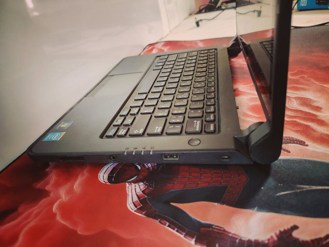 السلام عليكم ورحمة الله وبركاته.
لابتوب لمس و خفيف
Core i5 gen 4 جيل رابع
Ram 8 GB
Hard 256ssd
 موديل. Dell
شاشه لمس Touch FHD
 بطاريه جديده
شاحنه اصليه
كارت شاشة داخلي ٤
كيبورد عربي انكليزي ليزري
سعرها ١٨٠ الف
بابل


**إذا كنت صاحب هذا الإعلان وتريد حذفه لأي سبب، رجاءا أرسل رسالة إلى الدعم الفني**