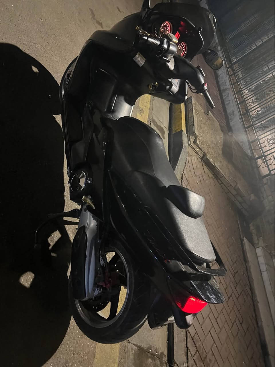 سلام عليكم تي ماكس 2008ماشيه 37الدراجه جديده مكينه ابلاديه كلشي شغال بيه شلعه ومعدل خير من الله السعر24الاعظميه*********** بغداد, العراق
