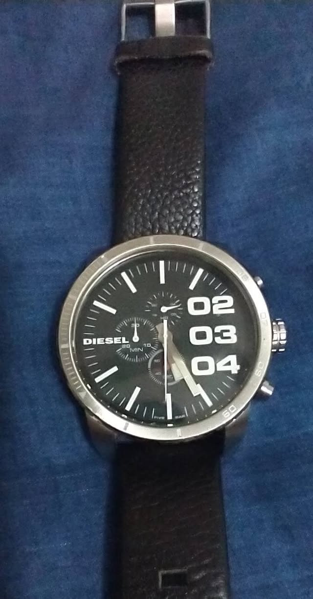 السلام عليكم
ساعة ديزل اضخم ساعة مستعملة  على وضع الشركة السير الاصلي 
سعر البيع 75 الف 
متوفر توصيل


**إذا كنت صاحب هذا الإعلان وتريد حذفه لأي سبب، رجاءا أرسل رسالة إلى الدعم الفني**