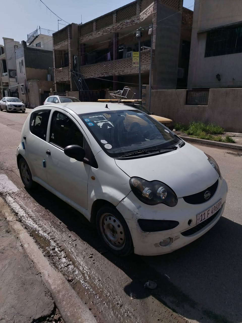 السلام عليكم
سيارة خصوصي  BYD موديل 2014 

اللون ابيض المكان بغداد  

السعر 48 وبيهه مجال 

الرقم ***********
