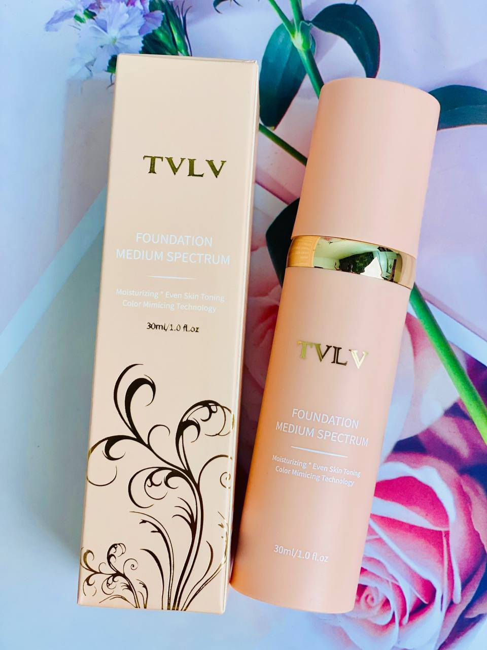 ✨ فاوندیشن TVLV المتغير اللون – توحيد فوري للبشرة ✨💖

تريدين بشرة صافية وطبيعية بدون تعب؟ 😍
هذا الفاونديشن السحري يتحول للون بشرتج ويخفي كل العيوب 💄✨

⭐ المميزات:
🤍 يتغير لونه تلقائياً ويندمج ويا بشرتج
✨ يغطي الحبوب وآثارها والمسام الواسعة
💧 ملمس ناعم بدون خطوط أو تكتل
⏳ ثبات طويل يوصل لحد 16 ساعة بدون أكسدة
🌿 مناسب لكل أنواع البشرة حتى الحساسة
💖 يرطب البشرة ويعطي نعومة مخملية


**إذا كنت صاحب هذا الإعلان وتريد حذفه لأي سبب، رجاءا أرسل رسالة إلى الدعم الفني**