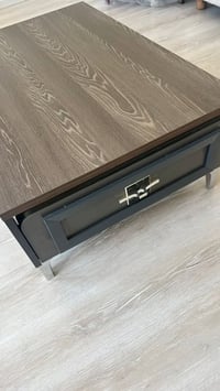 اغراض • طاولات • للبيع