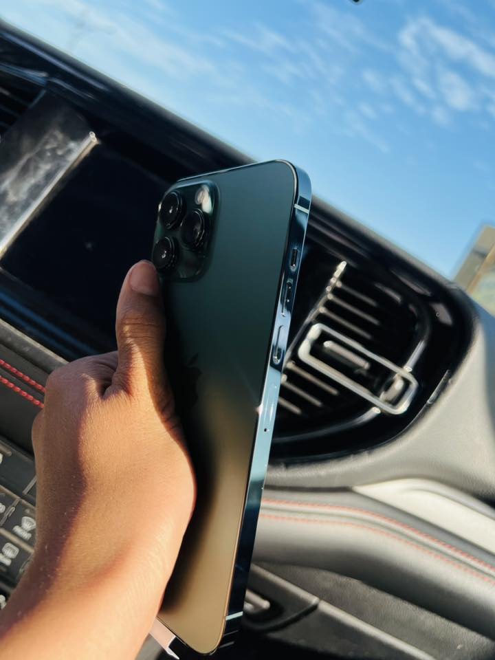 سلام عليكم أيفون 13برو ماكس ‏ لون مميز زيتوني
‏الذاكرة 256 البطارية 87 بلادي جهاز كله بلادي أخو الجديد معنى الكلمة نظافة 100% 100 شخط واحد ما أبي لون مميز جدا جديد معنى الكلمة المكان الناصرية المركز قرب شارع يا حسين شراء يجي خاص ***********￼
