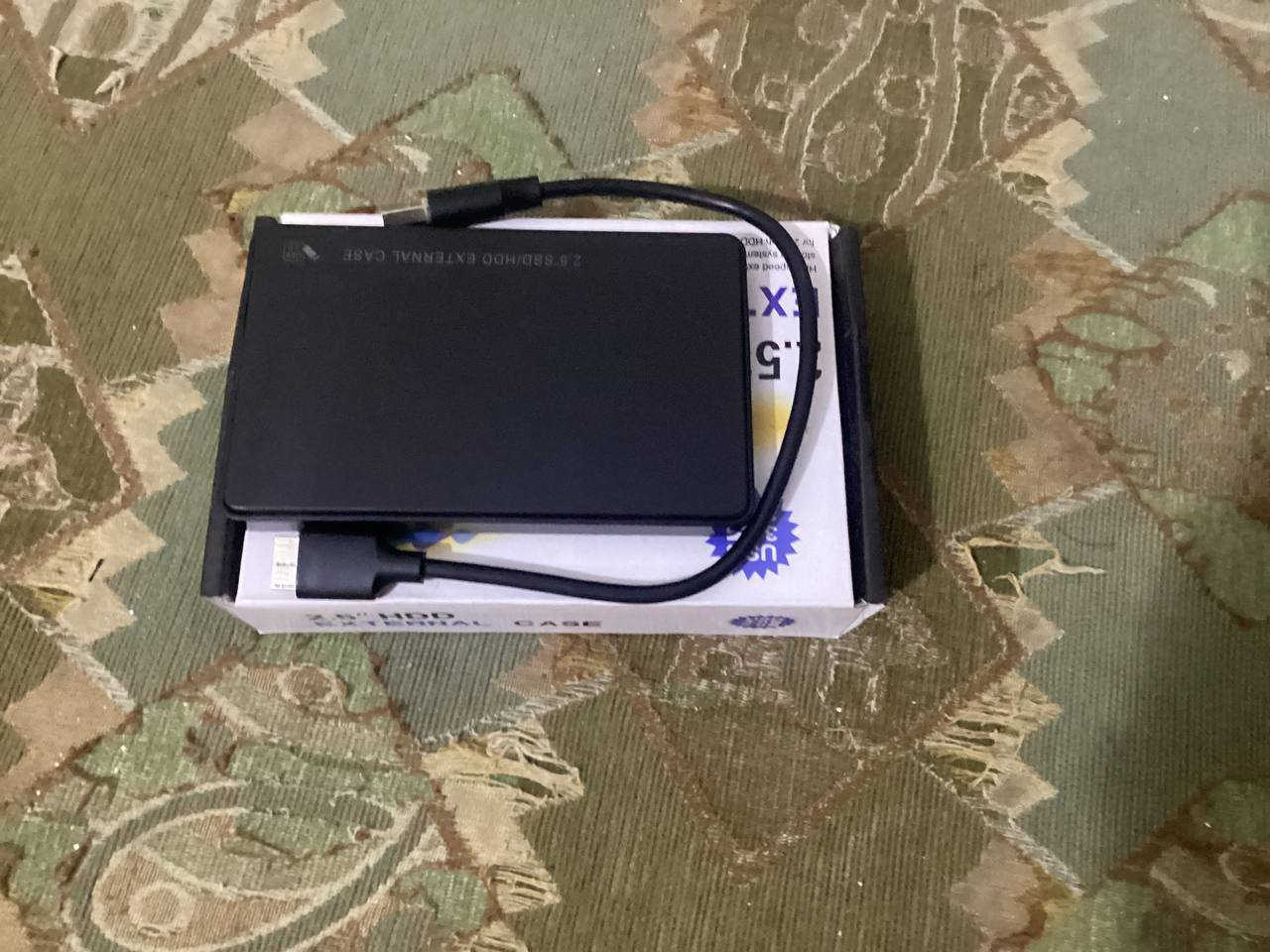 السلام عليكم بلي 3 للبيع  ماصارلي شهر من اخذته نظيف بعده جديد وياه هارد يحتوي اكثر من 60 لعبه واربع جوستيكات شغاله    السعر..175وبي مجال التواصل عل رقم ***********/*********** او يدخل خاص
