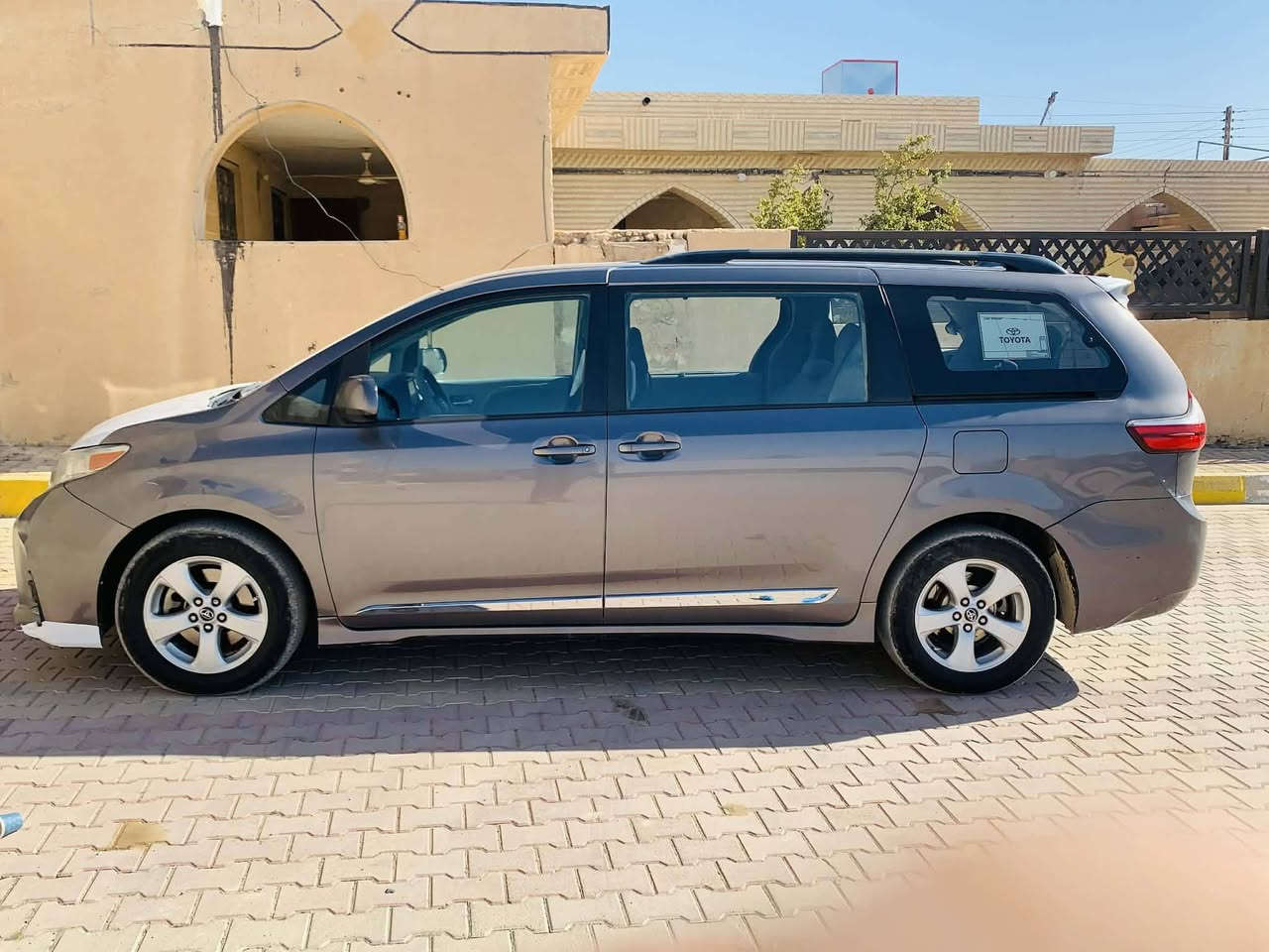 السلام عليكم 
سينا 2018 للبيع
رقم بغداد باسمي
مواصفات Le
ضرره بالخارج البانيد وراس الشاصي  وبالعراق الصندوك تبدل
ماشيه 430 الف ميل
محرك كير كفاله لا مفتوح ولا مبدل
سياره كلش حلوه
مكانه الانبار قضأء راوه
رايده ب180 وبي مجال
***********
