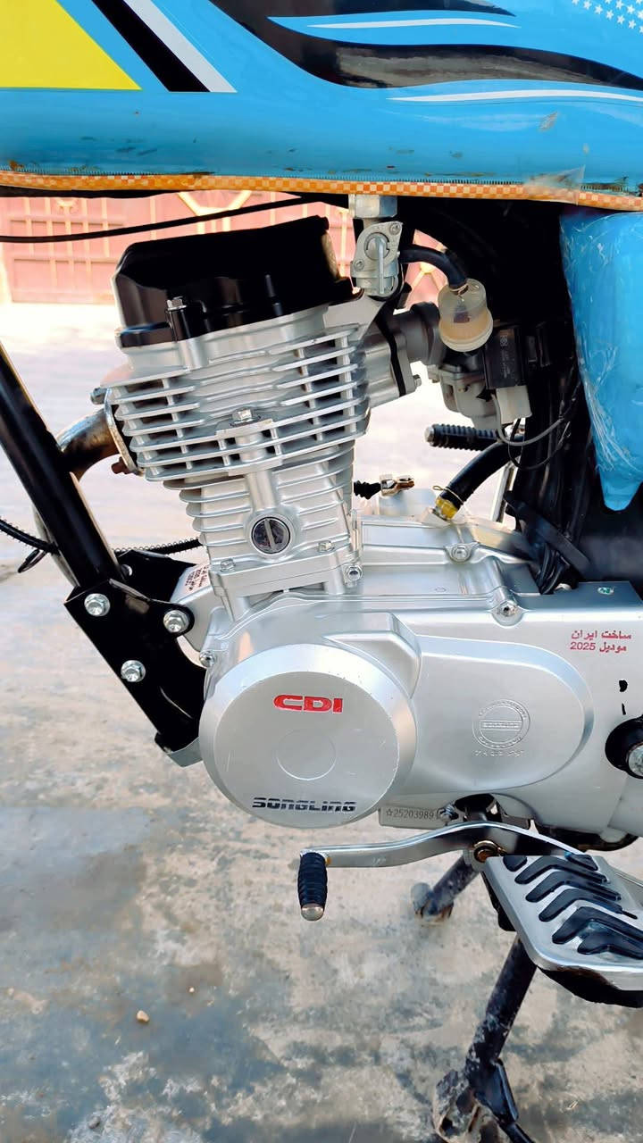 يالله سلام عليكم شباب دراجة تايكر للبيع موديل 2025 الدراجة خير من الله نضافة100/100محرك اسبانة ممدود علية اوراق كاملة السعر(675)وبيه مجال قليل مكاني ديالى بعقوبة بهرز مو شراي لا تعبتي فدوة اروحلك ***********
