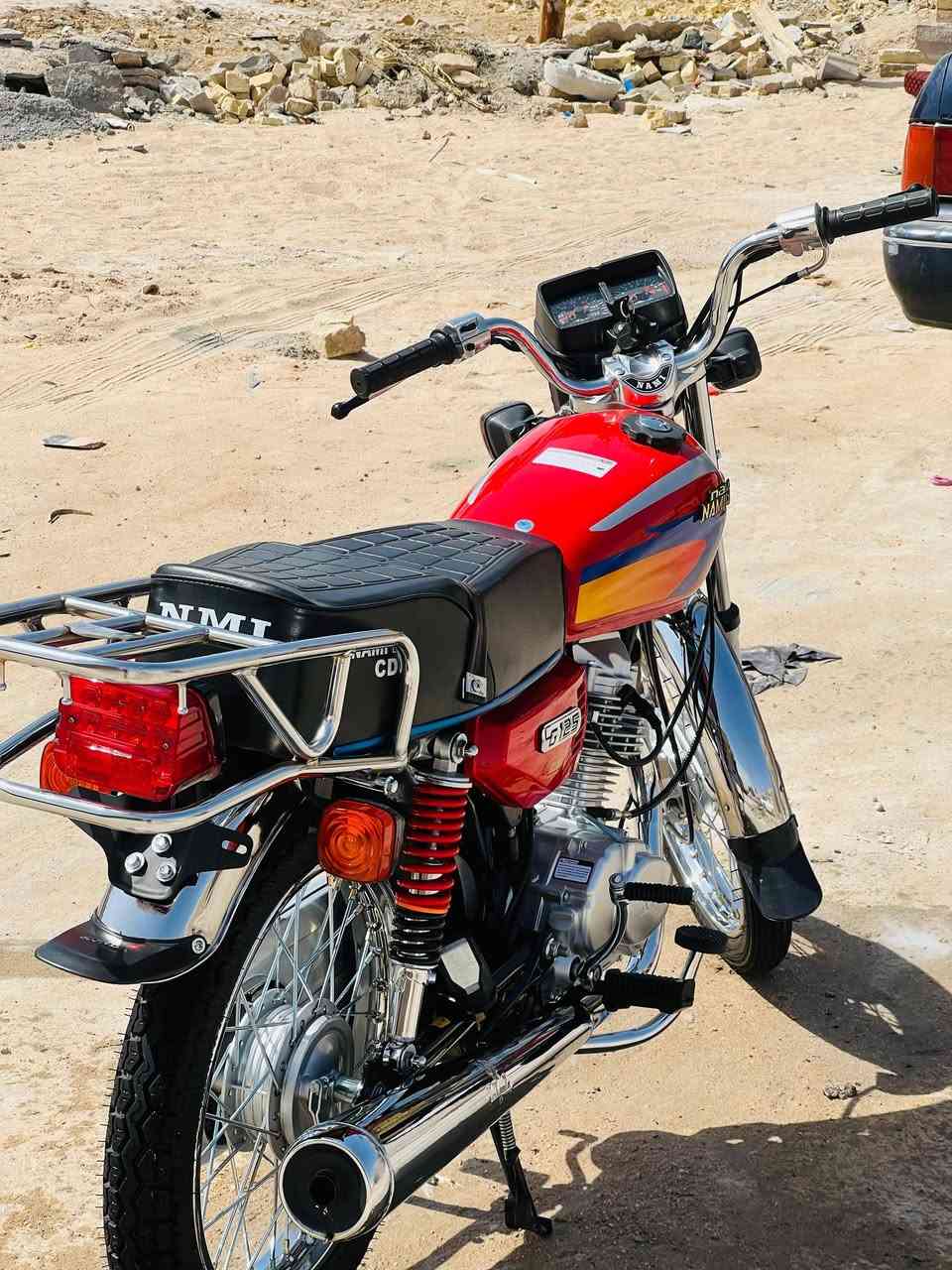 سلام عليكم دراجه شاصي 18 اوراق شرط الترقيم صارله 20 يوم تعمرت سعره مليون و200 وبيه مجال حك الجيه *********** وتساب
