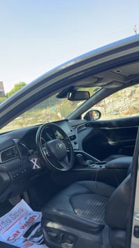 من رخصه الادمن سياره كامري موديل 2024 لون سلفر مواصفات ال SE معروفه  ر...