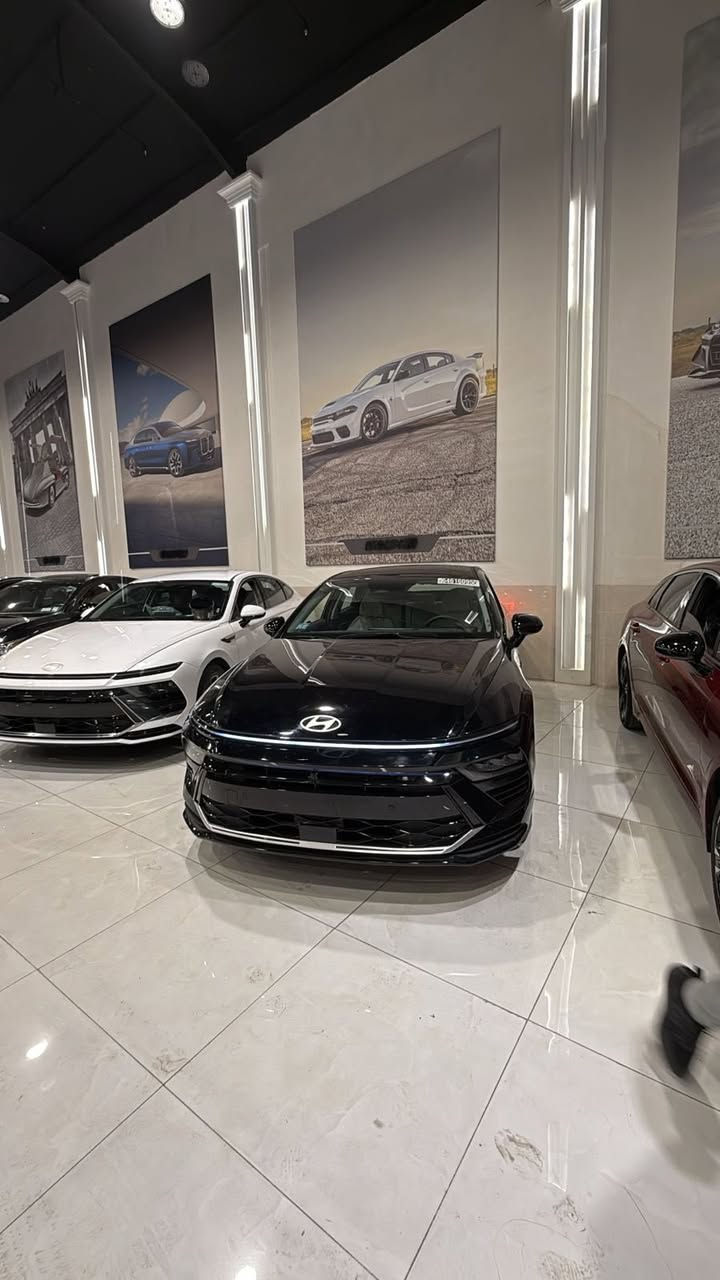 سلام عليكم
سوناتا 2025

ماشيه3الف زيرو 

رقم اربيل وكاله تحويل 

ضررها بنيد مصبوغ بيها بارد بجاملغ

 دواخلها بيجي 

بيها موصفات مو فول 

مكاني بغداد البياع
سعر 195بيها مجال قليل

***********
