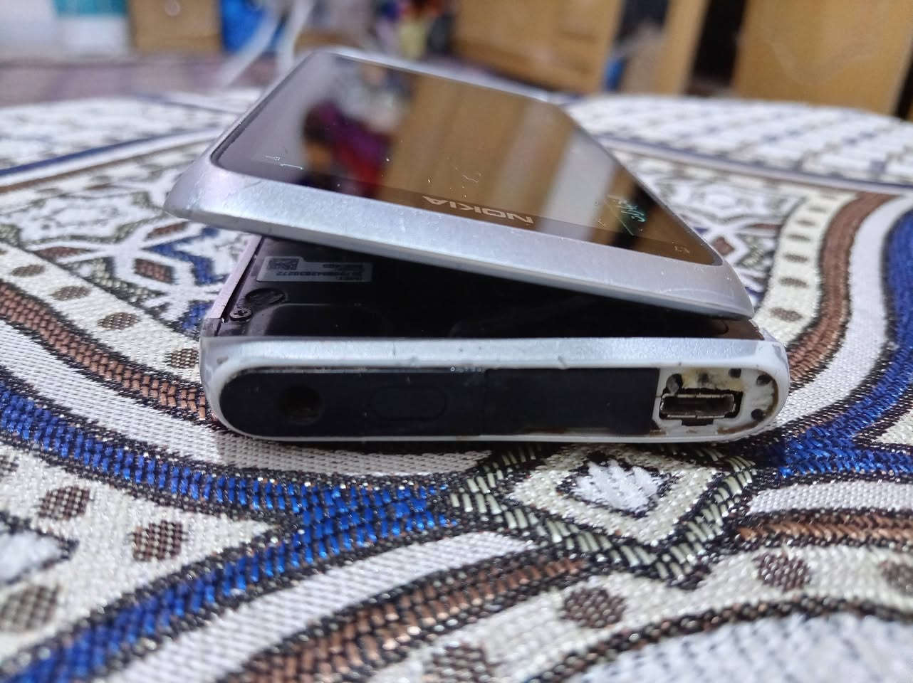 E7 شغال
چان ما يشتغل فتحتة ونظغتة أشتغل ومن شديتة ما طبك كامل السلايت ظل بي فتحة ما أعرف يجوز ما گعد عدل أبيعة على هذا وضعة خلي سعرك
***********
