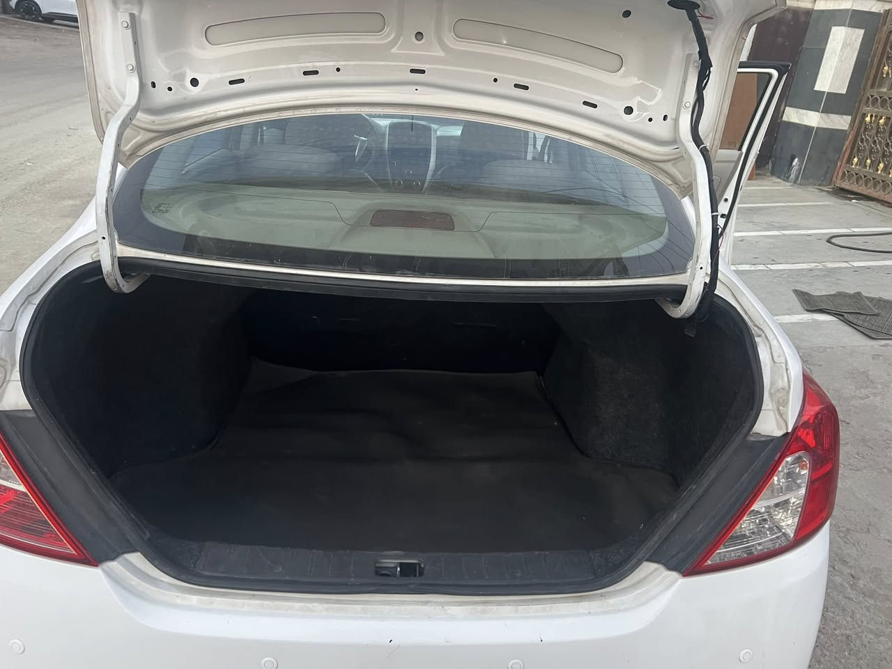 لبيع نيسان سني موديل ٢٠٢٣ هندي ماشيه ١٠٥ الف بيه صبغ جاملغ امامي فقي. رقم اربيل باسمي تحويل وكاله حاضر
سياره جاهزه من كولشي كشنات دوشمه ارضيه دوشمه
شاشه كامره لايت مع بلوجكتر زنون LED. العنوان بغداد المشتل (السعر115 وبيه مجال بسيط بعد معاينه)***********
