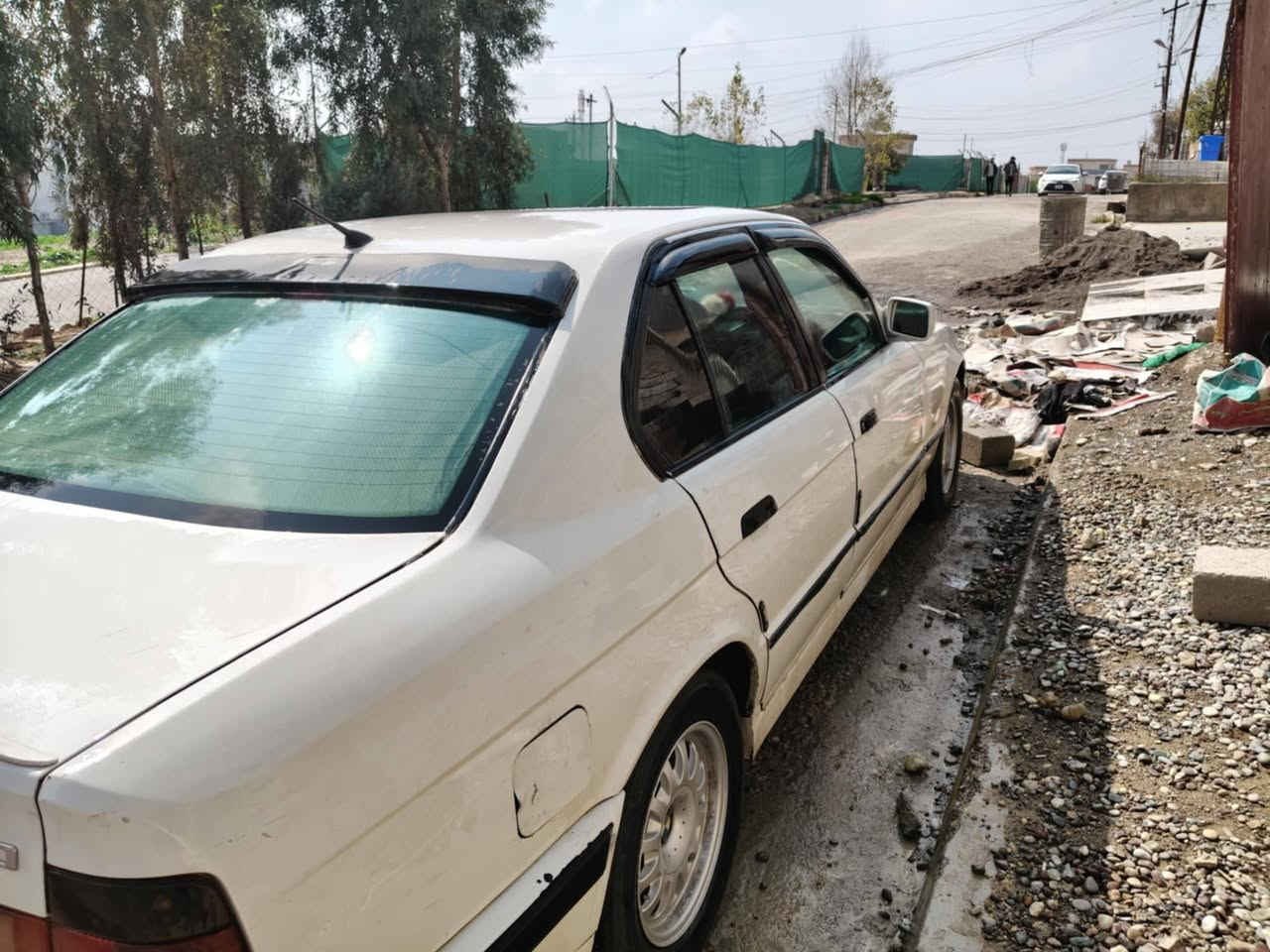 سلام عليكم للبيع بي ام موديل ٩١ كير محرك شرط شرط التحويل طخم تواير محرك ٥٢٠ المرقوب بدون طخه السياره السعر ٤٨ المكان موصل ***********
