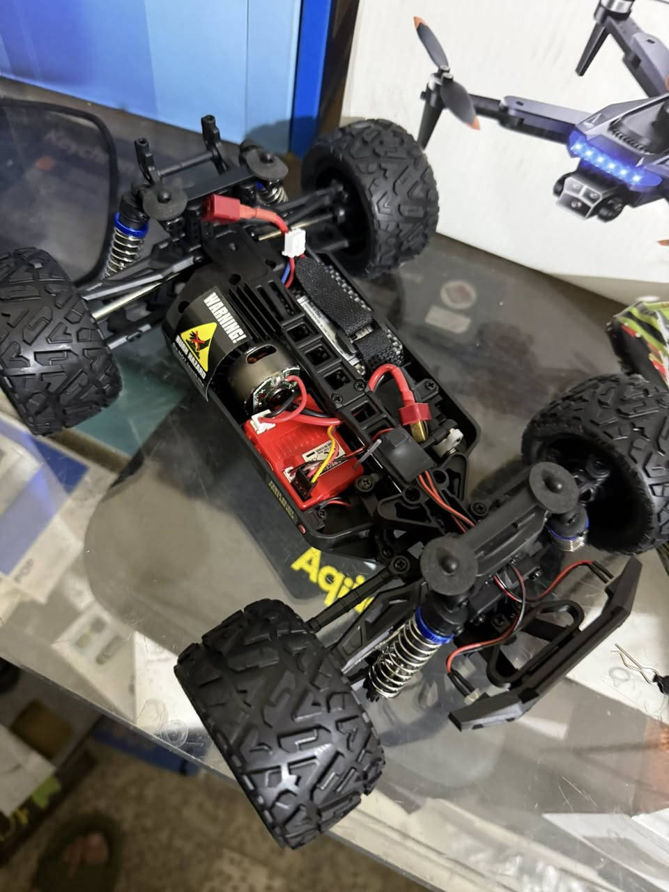 السلام عليكم شباب
سيارة  مال امزون حجم 1/18
مواصفاتها وحجمها موضح بالصور والفديوهات
سعرها 45 الف
***********
