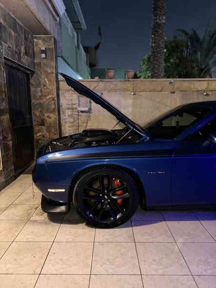 السلام عليكم ورحمة الله 
للبيع 
جالنجر شيكر 5.7 
2022
كير عادي 
مواصفات 
ستيرا D
فجوج بريمبو بلادي 
اكسل قفل 
شوتة
سستم صوت الباين
تدفئةكشنات  
تدفئة بالستيرا
تدفئة مالمراية 
حساسات خلفية
سوبر تراك باك 
وبعد بيها مواصفات 
ماشية 24 مايل
بدون ايرباك السيارة جديدة كلش وع وضع الشركة 
بيها صبغ بحافة البنيد والجاملغ السكن بدون اي ضرر داخلي 
وبيها بارد بالجاملغ الخلفي والجنطة مبدلة ومصبوغة 
مكفولة من الراديترات واي ضرر داخلي 
الشراي يتصل ويدلل

***********
