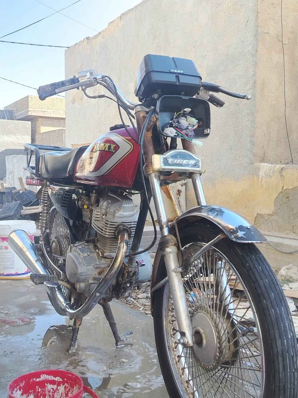 السلام عليكم دراجه كلك للبيع السعر 175 وبيه مجال مكان الدراجه حله شارع 80 ,,,,,,***********
