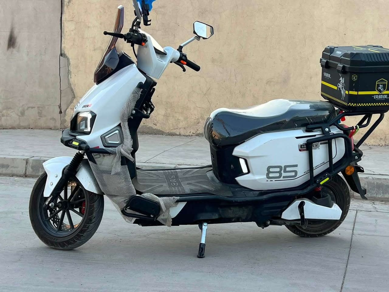ماطور شحن الصاعقه موديل 2026

من ماركه benbao العاالميه 

موديل 10 احدث شي

ماشي 2250
وصل شراء +سويجين+بصمتين
اللون اسمنتي مميز لزكات شركه بعد بي

بطاريات مسطره كرافيين ارغب شي

يحتوى على حمايه 360 درع حديد يحتوى على صندوك كبير دلفري

يحتوي على مظله كامله شتويه مانع مطر

يحتوي على نظام الطرق الوعره TCS

اضافه الى مانع انزلاق ABS

يحتوي على 4 سرع وانظمه قياده

1و2و3و4

يحتوي على بصمات عدد 2

سويجات عدد2

سويج صندوك دلفري عدد2

هيدروليك دبلات

خلاط رباعي

لايتات زينول عالي وناصيً 

اشاير يمين يسار

السعر  مليون و250


**إذا كنت صاحب هذا الإعلان وتريد حذفه لأي سبب، رجاءا أرسل رسالة إلى الدعم الفني**