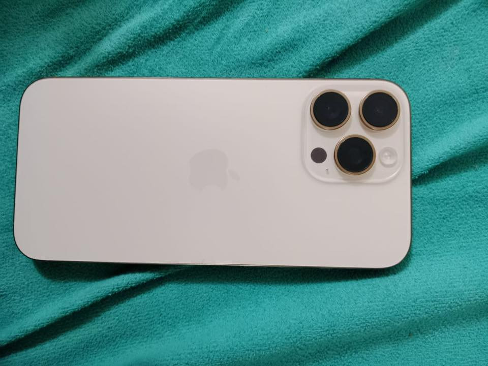 سلام عليكم ايفون 16 برو ماكس شرق اوصط ذاكرة 256 جهاز اخو جديد تصال ***********
