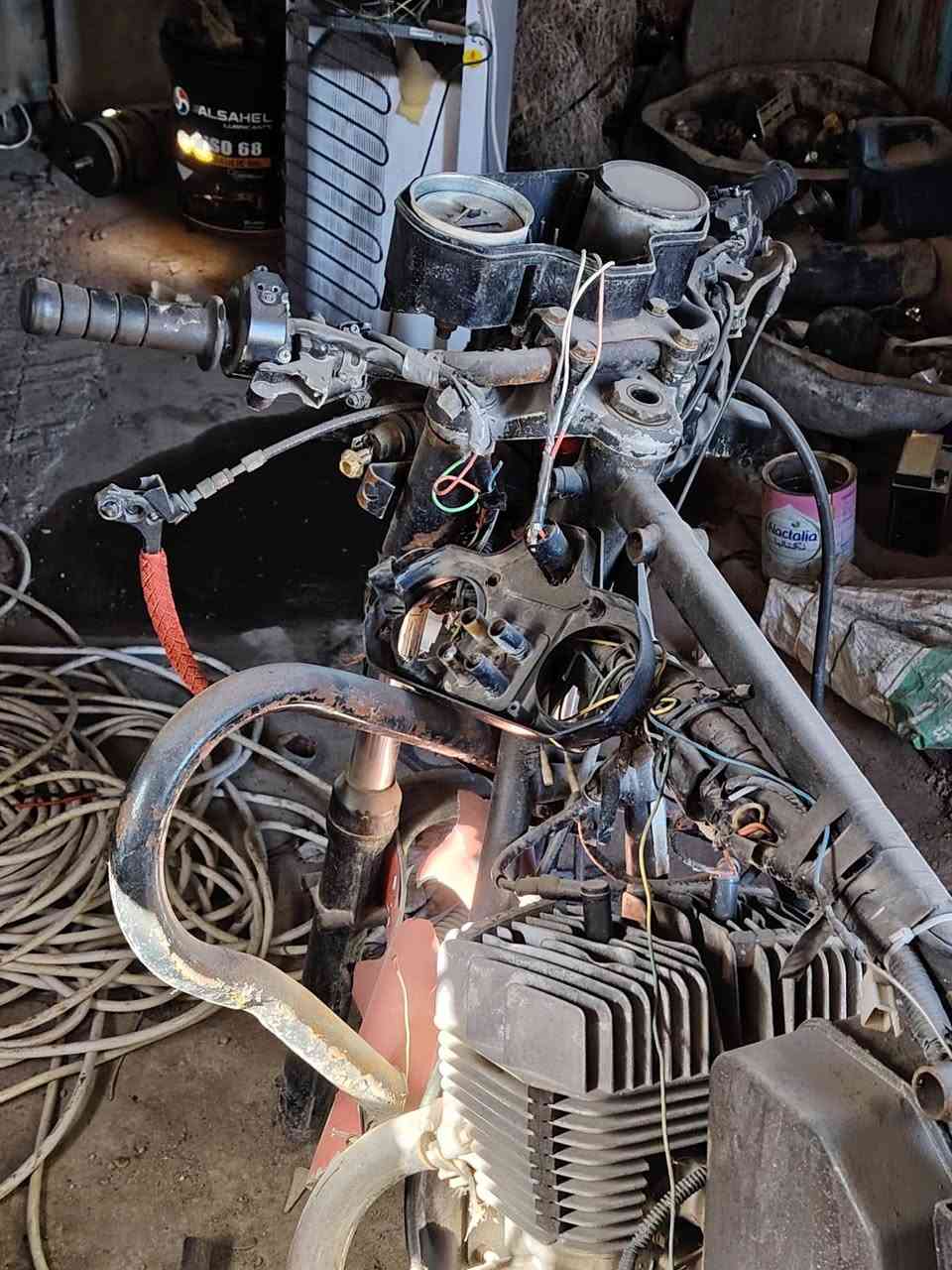 سلام عليكم عندي محرك جاوه لبيع مكفول مامفتوح ولي يريد ياخذه كله ابيع هم مكان نبار الكرامه قرب صيطرت الروفه *********** ولي مايشتري لا يخابر  ولي عنده مروس اروس
