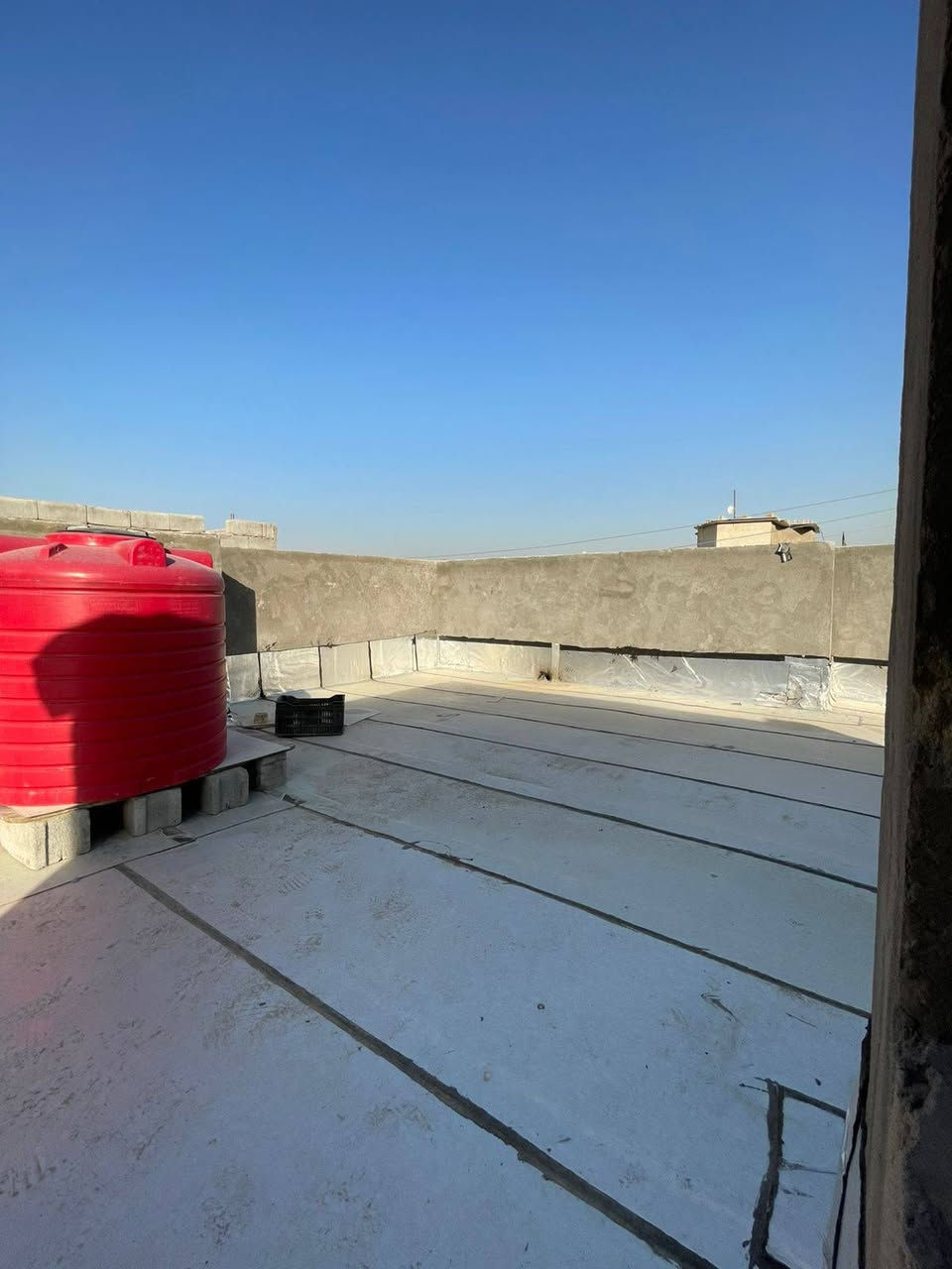 #اسعد_الله_أوقاتكم_بكل_خير ***********
دار  سكن للبيع ⛪️ بسعر بلاش 
بيت حلو  مرتب

#مساحة البيت 300 متر 

#يحتوي البيت على غرفتين نوم 
و ديوان 
و صاله 
و مطبخ 
و صحيات داخلي و خارجي و كراج سياره 
البيت مرتب وجاهز

كافه الخدمات متوفره 

#جنس_العقار :: طابو صرف زراعي بأسم عراقي سند ٢٥   

#العنوان ابو الخصيب الطريزاويه 

سعر البيت 72 مليون  و بي مجال 
#للاستفسار الاتصال على الهاتف 📞📳
📳((***********
