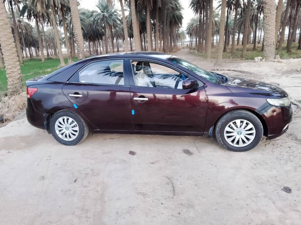 سلام عليكم كيه سيراتو موديل ٢٠١٢ خليجي ١٦٠٠ كيرمكينه ممتاز جدا،
شاشه سوداء،. سعرها ٩٨ وبيها مجال 
كامره خلفيه، بسمي تحويل ثاني يوم
كير 6نمر
داخلها اسود ورصاصي
تبريد منضومه جديد قبل شهر بدلتها
رقم بغداد الدولي سنويه هزه بهذه الشهر سويتها مكاني بغداد الدوره *********** ملاحضه نص الباب الخلفي مصبوغ وشويه عل الدواسه
