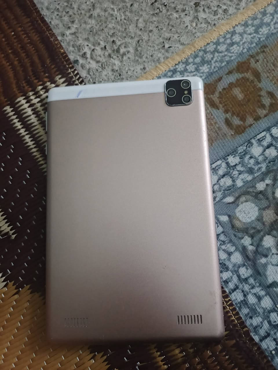 ايباد للبيع نظيف شرط الشغل السعر 50 الف بي مجال مكان كركوك حي العسكري زراعي قرب ماركت البركة ***********
