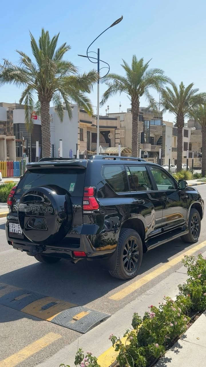 للبيع تويوتا برادو 2023 ميدنايت اديشن
رقم السياره : سليمانيه
عنوان السياره : بغداد اليرموك
——————————————-
السياره مغلفه PPF ضمان 10 سنوات يم مركز الخطاط صادق 
جام السياره مغلف عازل حراره
سعر تغليف .. PPF ($2000) 
———————————————-
السياره حالياً ماشيه 27 الف 
وكالة السياره جيهان وتبديلات الدهن بشركة SAS مجاناً .
_________________________________
📍الوكالة: جيهان 
📍نظام الدفع : دفع رباعي 4✖️4
📍الويلات : قياس 19 إنش
✅ نظام قيادة (Eco - Normal )
✅ بلوتوث + USB +AUX 
✅ Wi-Fi + يوتيوب 
✅ تحكم استيرن بالميديا والاتصالات 
✅ وسائد هوائية 
✅ حساسات خلفية 
✅ مقاعد جلد 
✅ مقاعد الأمامية كهرباء 
✅ نظام مانع انزلاق 
✅ نظام نزول منحدرات 
✅ دخول ذكي + تشغيل عن بعد
✅ مرايات كهرباء
✅ اشاير بالمري
✅ شاشة وسطية 
✅ كامرة خلفية
✅ فتحة سقف 
✅ إضاءة نهارية LED 
✅ دبل خزان وقود 
✅ شحن لاسلكي 
✅ كار بلاي 
وباقي مواصفات TX.S معروفه

 للاستفسار: ***********
