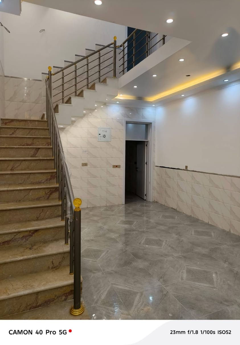 سلام عليكم الدار البيع مساحه 125 سند ٢٥ موقع سفير قرب سكله قاسم الكناني البنا الحديث ***********
