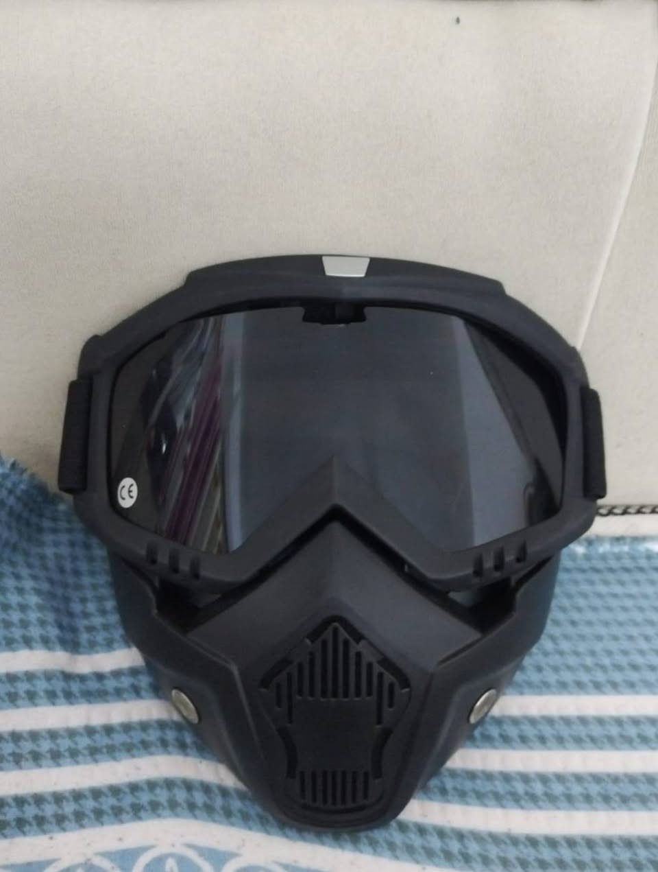 سلام عليكم درع جديد كامل للبيع السعر 60 وبيه مجال للطيبين هاتف ***********
