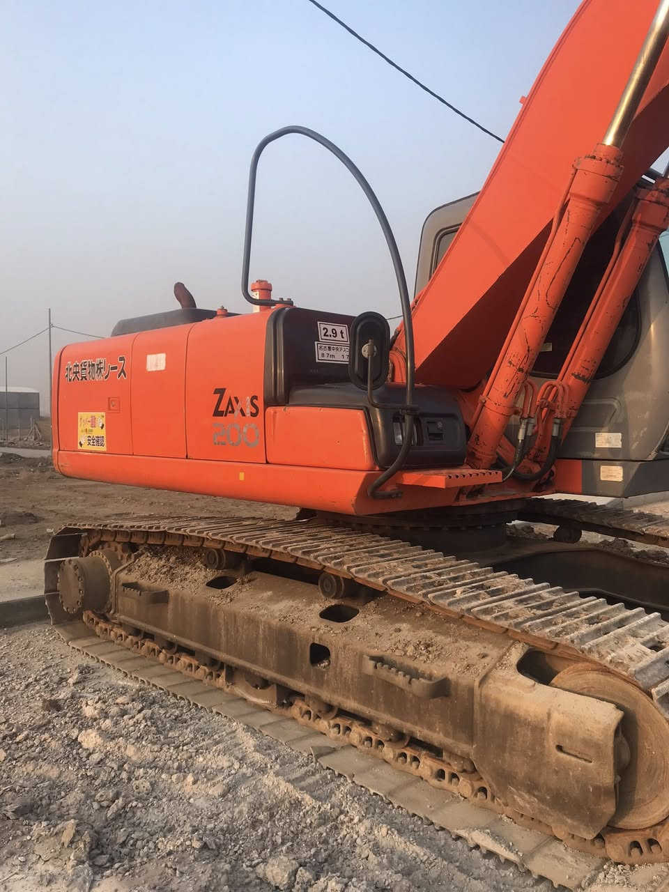 السلام عليكم للبيع حفارة هيتاشي زت موديل 2005 رقم الماني تبريد بلادي حفارة جديدة وبلادية كهربائيات كلها شغالة حدادية مال زيرو من زنجيل و رولات وصينية النضافة 100/100 جاهزة من كلشي ومابيها اي نقص الاستفسار الاتصال على الرقم ***********
