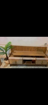 ميز تلفزيون • خشب ثقيل • ١٤٠سم