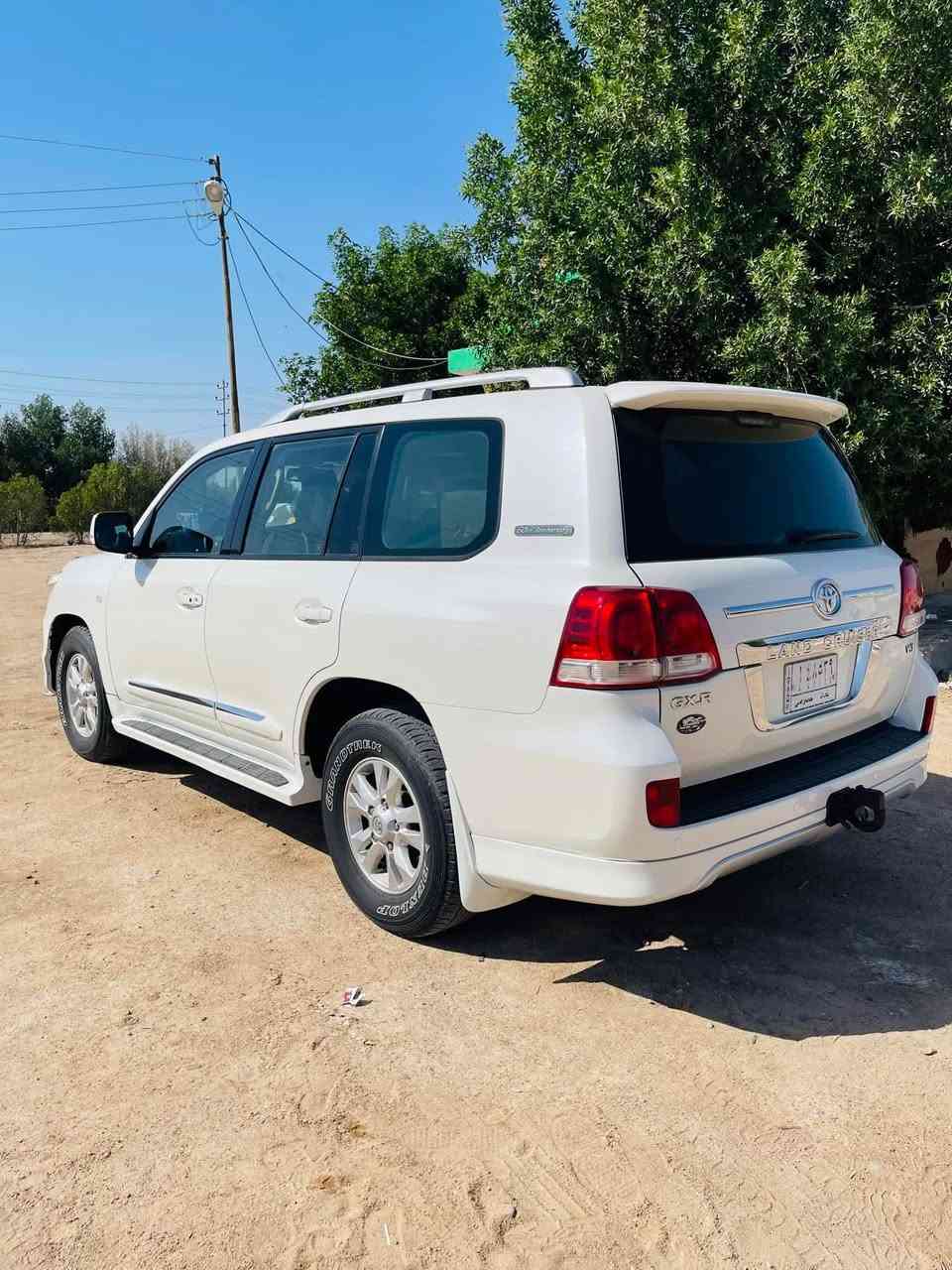 لاندكروز 2010 ستينية جاهزة بية باردات 2 بسيطة مكفولة من صبغ وضربة مكاني بغداد *********** عارض ب330 ورقة
