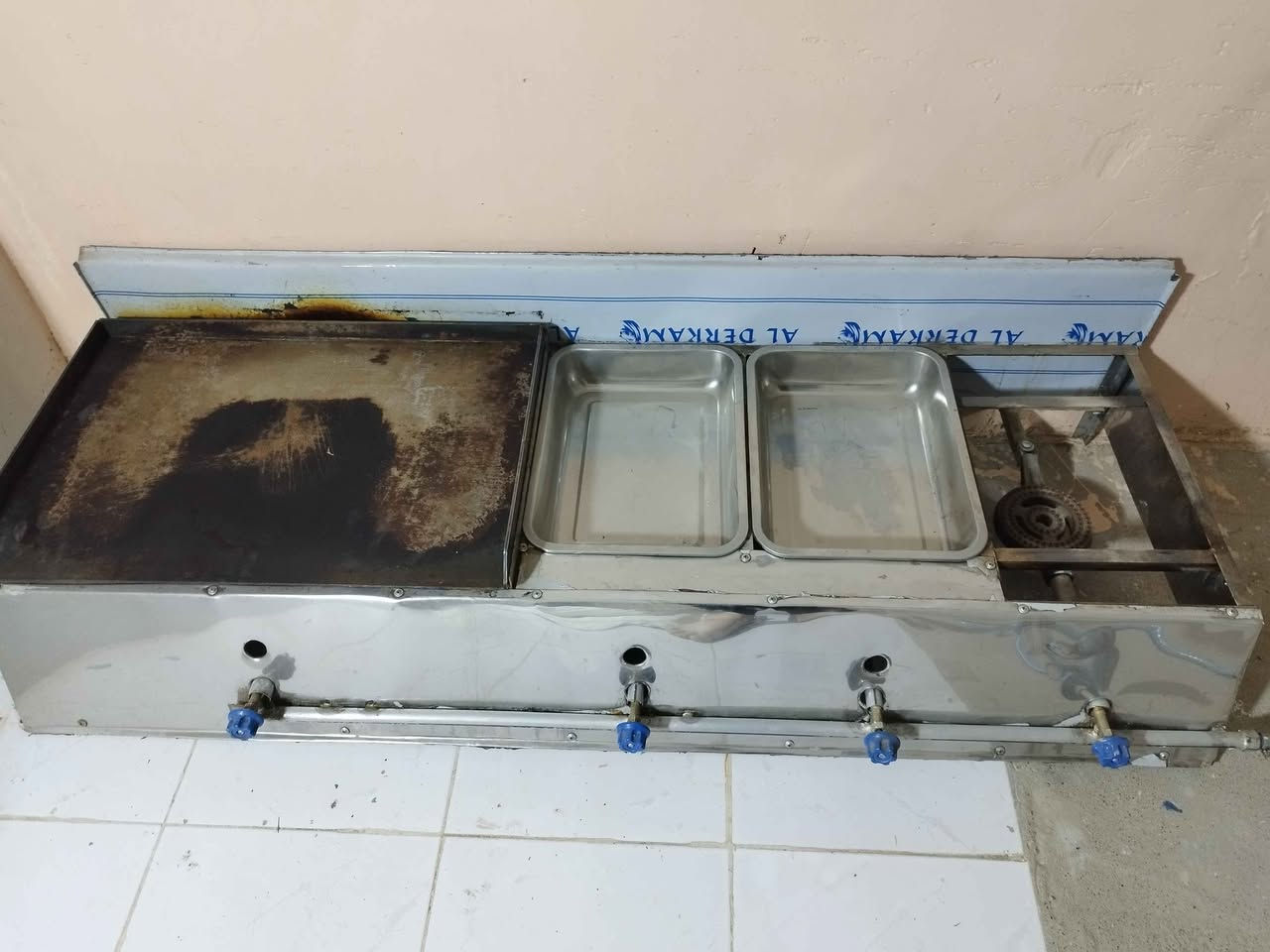 طباخ للبيع، بيه 3 عيون وگريل واحد. صارله شهر مشتغل، كلش نظيف. 

السعر: 120,000 و بي مجال
المكان: كركوك
اذا شراي راسلني كركوك, العراق


**إذا كنت صاحب هذا الإعلان وتريد حذفه لأي سبب، رجاءا أرسل رسالة إلى الدعم الفني**