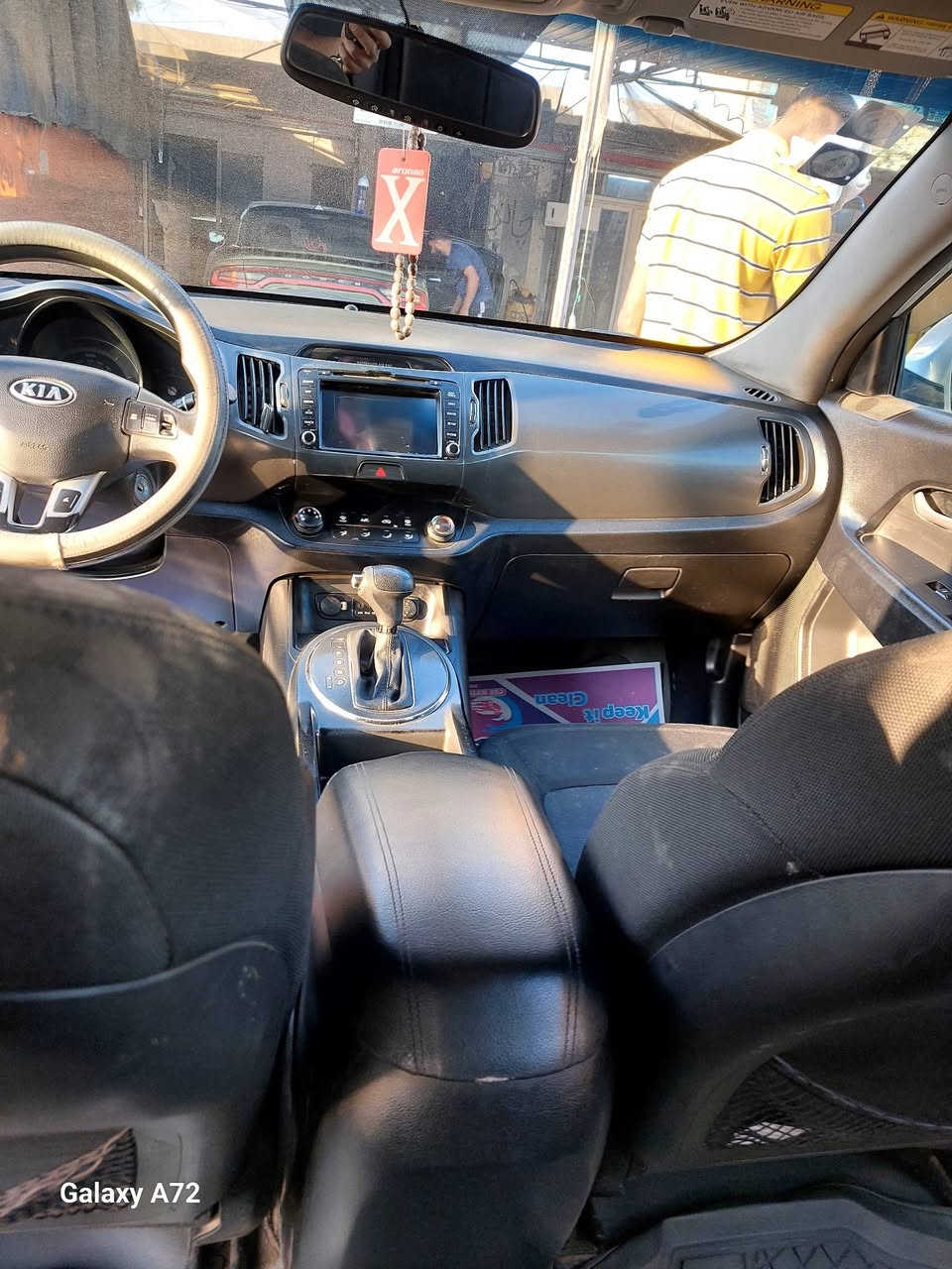 السلام عليكم
سبورتج 2011 وارد محرك 2400 دوش حادثها. امامي صبغ جاملغين وبنيد سيارة جاهزة من كلشي ما تصرف عليها اي شي .. سعرها 115 وبيها مجال قليل .. *********** .. مكاني بغداد الدورة .
