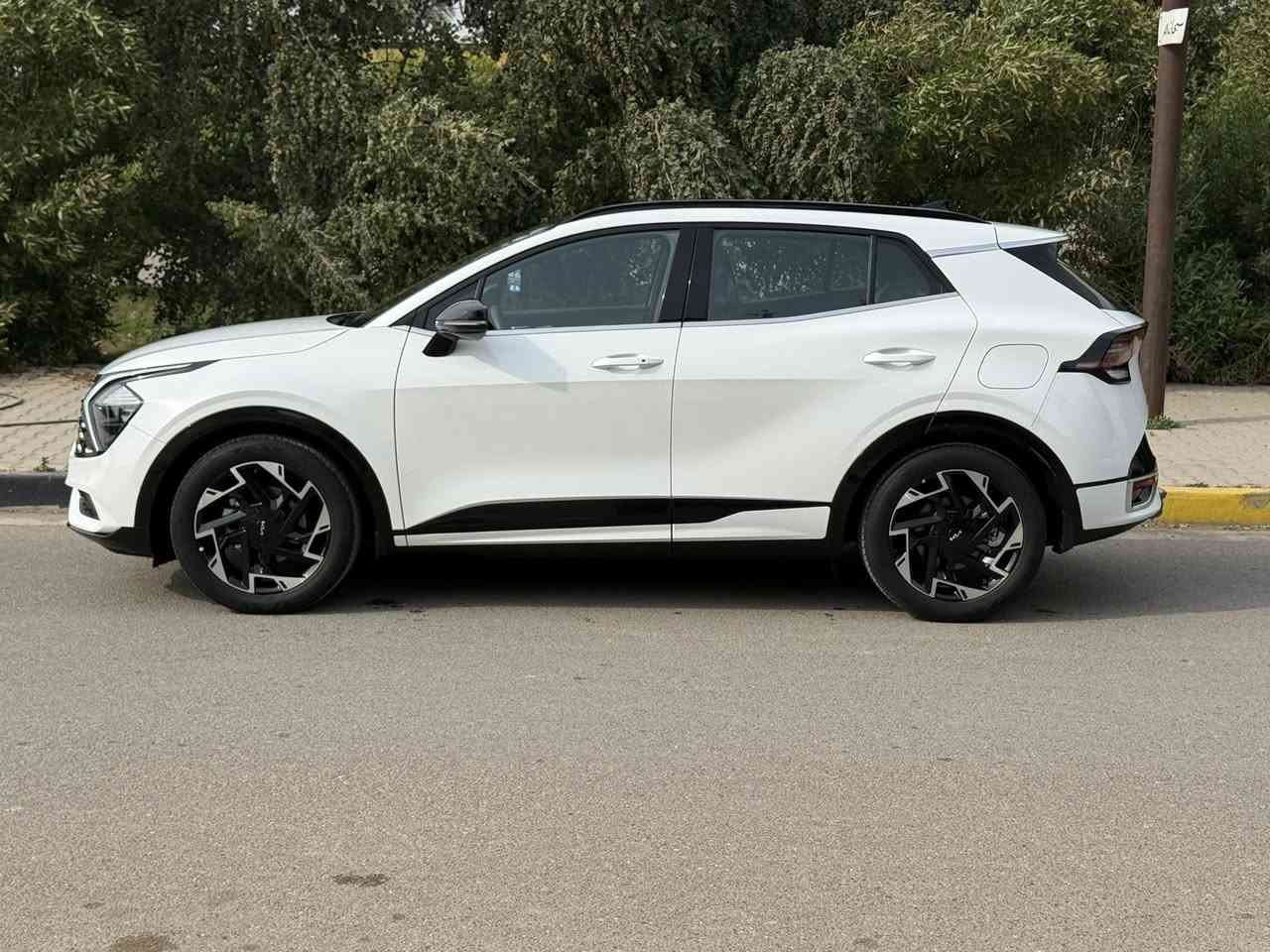 للبيع
كيا سبورتج جيتي لاين موديل ٢٠٢٤ خليجي رقم اربيل تحويل مباشر محرك ٢٠٠٠ دوش معروفه موصفات الجيتي لاين ميحتاج اذكرهن فول للاخير مكفوله كفاله عامه سياره ماشيه ٢٨ الف على وضع الشركه 
#السعر ٢٣٨ وبيها مجال 
مكاني المحموديه  
للستفسار ***********
