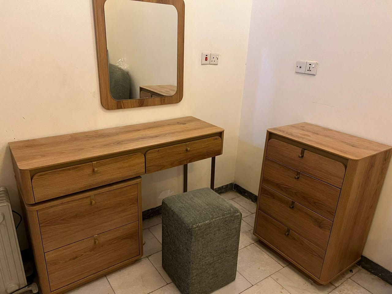 غرفة نوم تركي ٨ قطع للبيع للتواصل خاص او واتساب ***********
