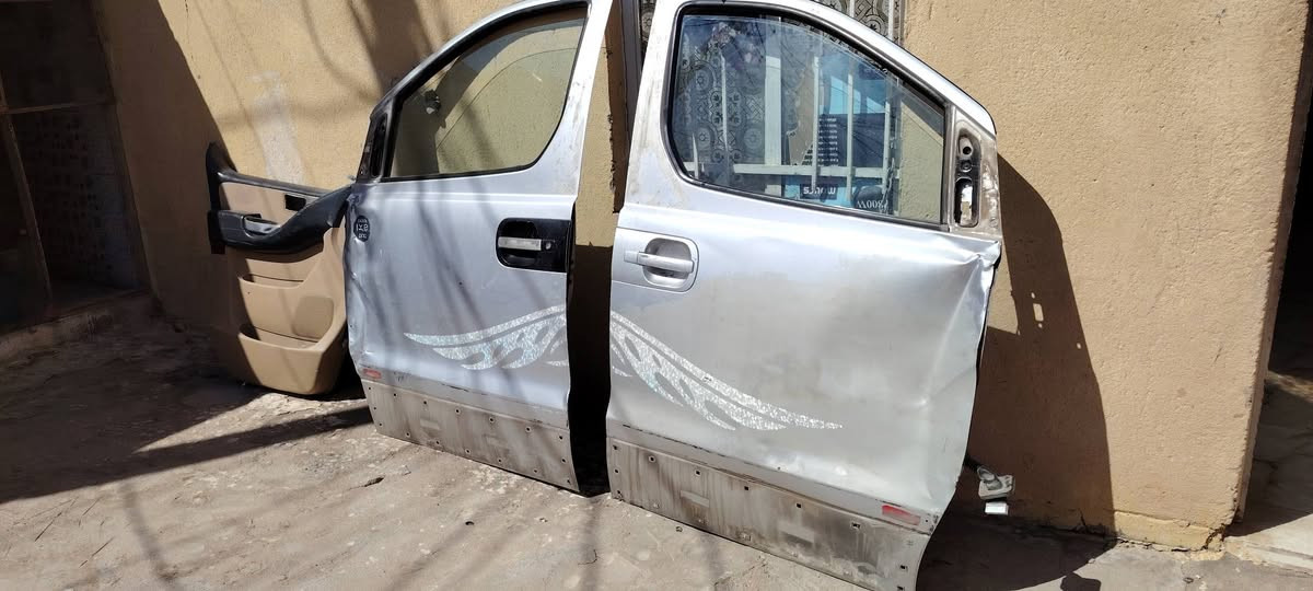 سلام عليكم بيبان كاملات نضاف ب ٢٠٠ وبيهن مجال ستفسار ***********
