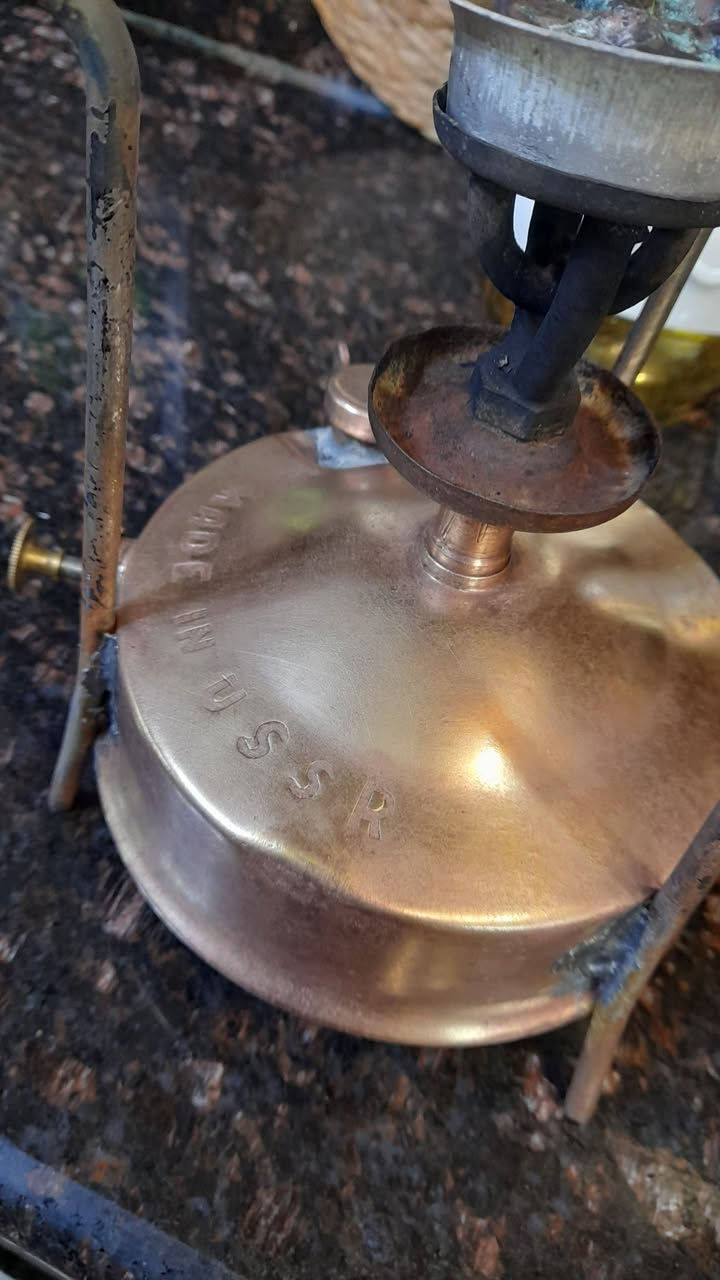 موقد كاز قديم (Primus) بحالة ممتازة ويعمل بشكل كامل 🔥
قطعة تراثية مميزة لهواة الجمع أو التخييم
يتميز بشكل كلاسيكي جميل ولهب ملون ملفت 🔥💚
مناسب للعرض أو الاستخدام
📍الحالة: نظيف وشغال
📩 للتواصل على الخاص


**إذا كنت صاحب هذا الإعلان وتريد حذفه لأي سبب، رجاءا أرسل رسالة إلى الدعم الفني**