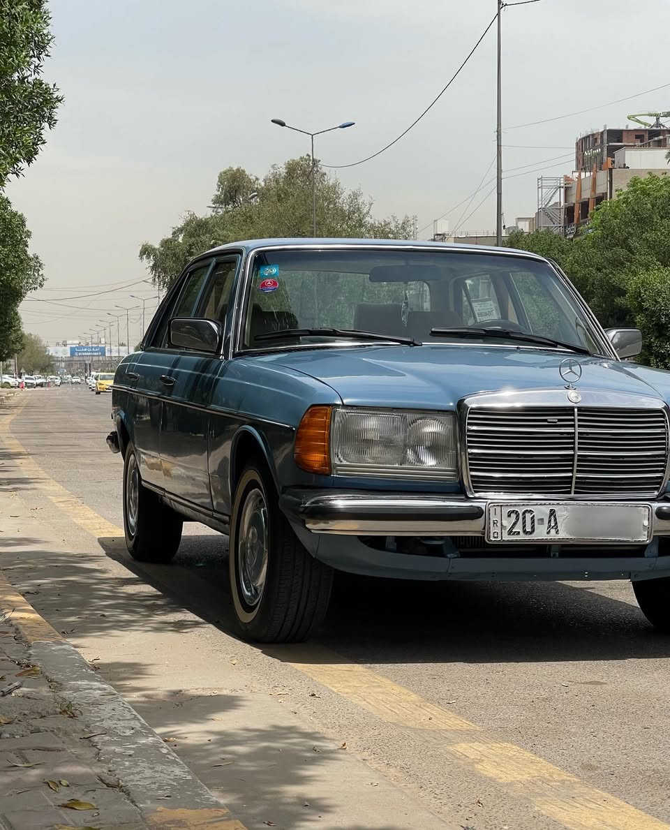 السلام عليكم
مارسيدس موديل ١٩٨٤ w123 
سياره معمره كامل داخل وخارج لون مميز 
الداخل جديد جدا لون مميز بيجي
مشروع وطني التاجيات رقم انكليزي هزه جديده
كير محرك حداديه مكفول 
تخم تاير جديد خط ابيض كبات وارد لوك سلايت شغال
بسمي تحويل ثاني يوم مكاني بغداد قرب مرور التاجيات 
السعر ٥٣ وبيها مجال بسيط 
رقم الهاتف *********** 
واتساب ***********
