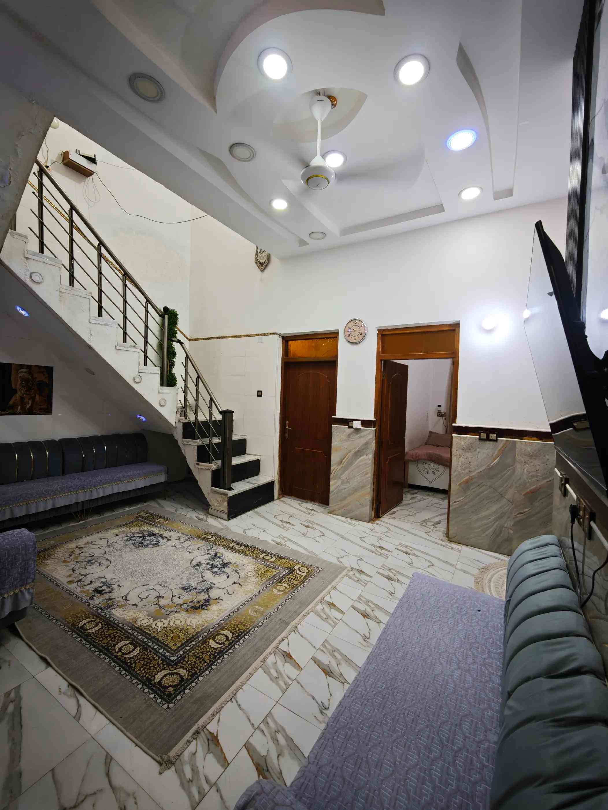 🏡 دار طابقين بناء حديث للبيع في الماجدية 🏡 📍 المنطقة: ميسان - العماره - الماجدية (شارع الجامع). 📍 شارع 15 - قرب مضيف الشيخ كاظم مشتت 📐 المساحة الكلية: 152 متر 📏 الواجهة: 7.5 متر. 🏗️ طابقين بناء حديث (الطابق الأول منجز عام 2020).⬇️  غرفتين نوم مريحة 🛏️🛏️ صالة داخلية واسعة + منور للتهوية والإضاءة الطبيعية ☀️ مطبخ مجهز بالكامل 🍳 استقبال ضيوف 🚪 طرمة🚘 صحيات(داخلية + خارجية) 🚽 ⬆️ الطابق الثاني: بناء (2023) 3 غرف نوم واسعة 🛏️🛏️🛏️ صالة 🛋️ مجموعة صحيات متكاملة 🚽 💵 السعر: 175 مليون دينار عراقي (قابل للتفاوض) 📞 للاستفسار والتواصل المباشر: للمزيد من التفاصيل أو لتنسيق موعد لمعاينة العقار، يرجى الاتصال بنا: ☎️ رقم الهاتف: *********** 🤳 واتساب أو اتصال مباشر أهلاً وسهلاً بكم، مكتبنا في خدمتكم دائماً لتقديم أفضل العروض #عقارات  #قطع_اراضي  #عقار  #بيع_و_شراء_عقارات #الشعب_الصيني_ماله_حل😂😂 
