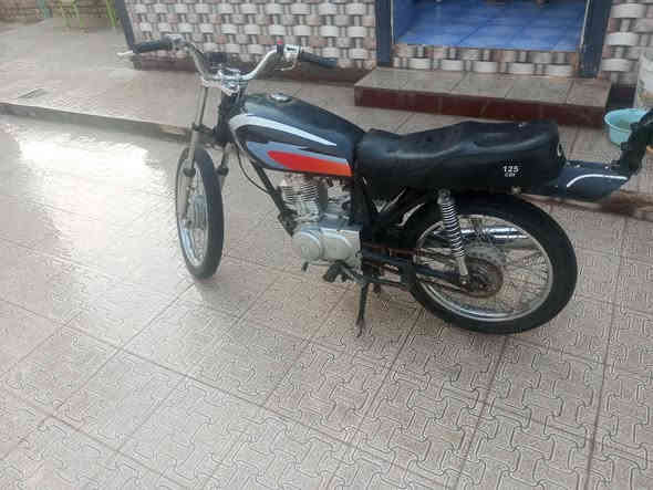 دراجه للبيع كلك شاصي 15 ومحرك 22 مفتوح  إدراجه اصلي شلامجه سعرها 375 وبيها قليل كلش  مكاني شطره  
*********** خاص مقفول
