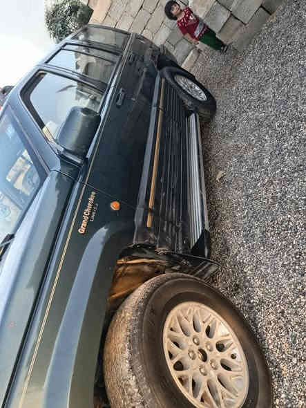 سلام عليكم جيب شروكي موديل 94 مكفوله كفاله عامه لا صبغ او ضربه او خياس مكينه او كير جديد صالي يوم الخامس من شديت مكينه بل صدنوك حاويه  ترايك اربيل سنويه 27مشروع وطني  تبريد عوزه وجه كبريسر سعر 48او بيه مجال اذا اكو مراوس حسب القناعة
/واتساب ***********/  ***********
