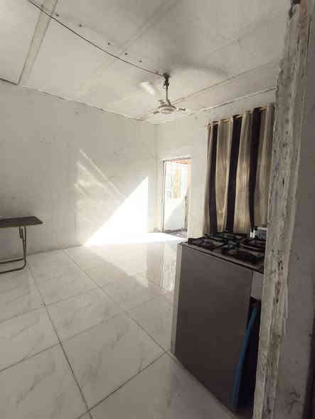 دار للبيع مساحه 150متر طابو زراعي
اساس تجعيب بناء بلوك سقف عكاده 
يحتوي الدار على 
#غرفه #صاله #مطبخ #استقبال #حمامات #مخزن #ساحه دار 
#الموقع الكوفه البراكيه شارع المعمل شارع سيد حبيب فرع الحسينيه 
#السعر 19مليون  وبي مجال للتواصل الاتصال على الرقم *********** أو مراسلة الصفحه واتساب متوفر مكتب الياسري للعقار والمقاولات
